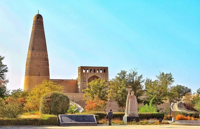 xinjiang-holiday-to-kashgar-heavenly-lake-and-turpan xinjiang-holiday-to-kashgar-heavenly-lake-and-turpan