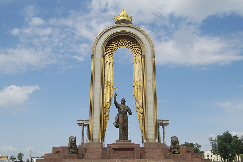Ismoil Somoni Square: National Hero Monument & Cultural Heart