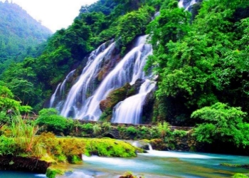 Laya Waterfall