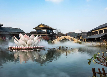 Lingshan Nian Hua Wan