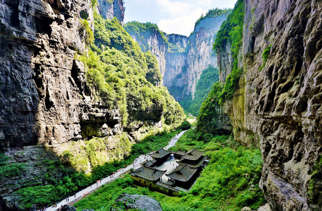 2 Days Chongqing Wulong Karst Park & Wujiang Gallery Observation Tour