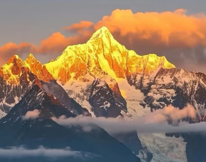 yunnan meili snow mountain.png