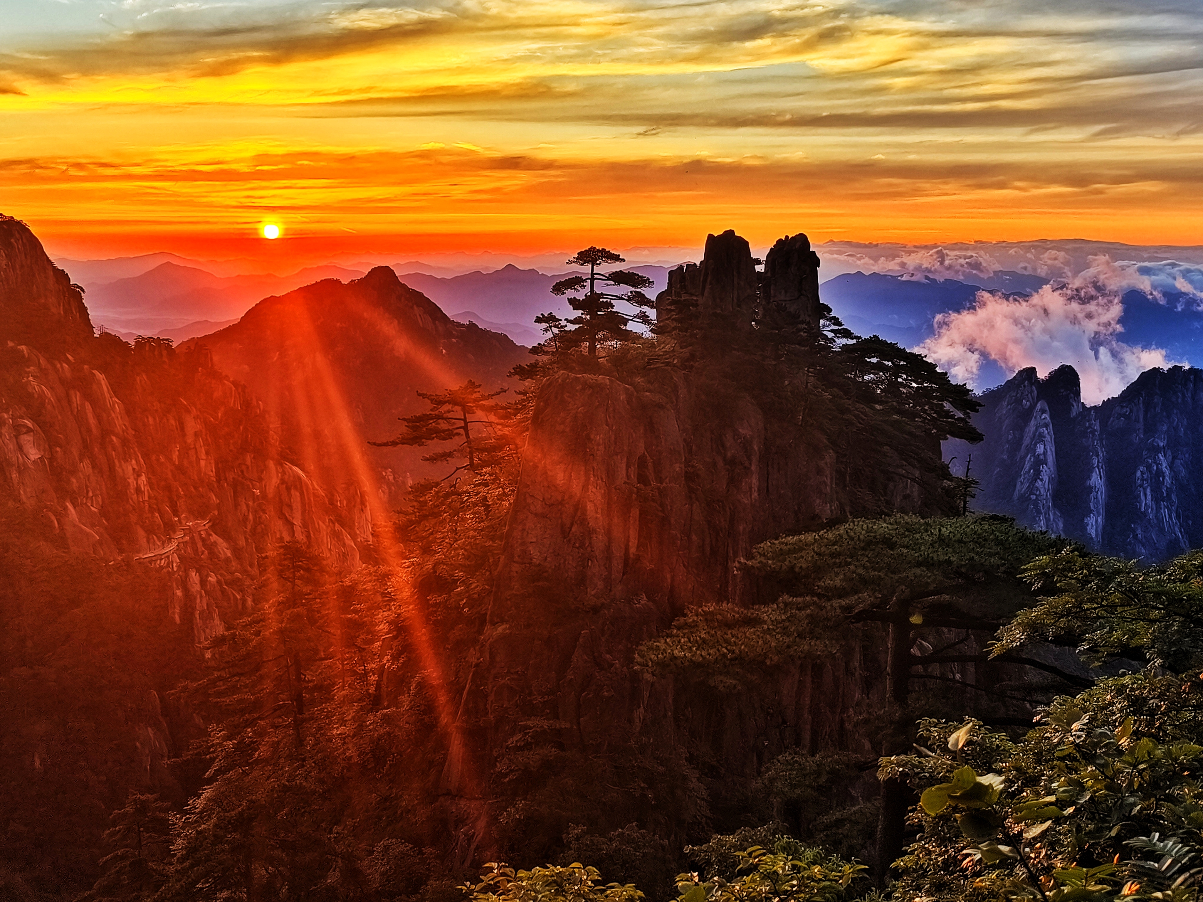 2 Days Huangshan Group Tour to Enjoy Sunrise