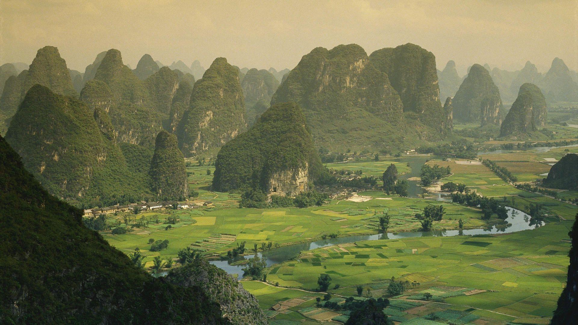 16 Days China Panorama: Guilin, Yunnan & Sichuan Cultural Expedition