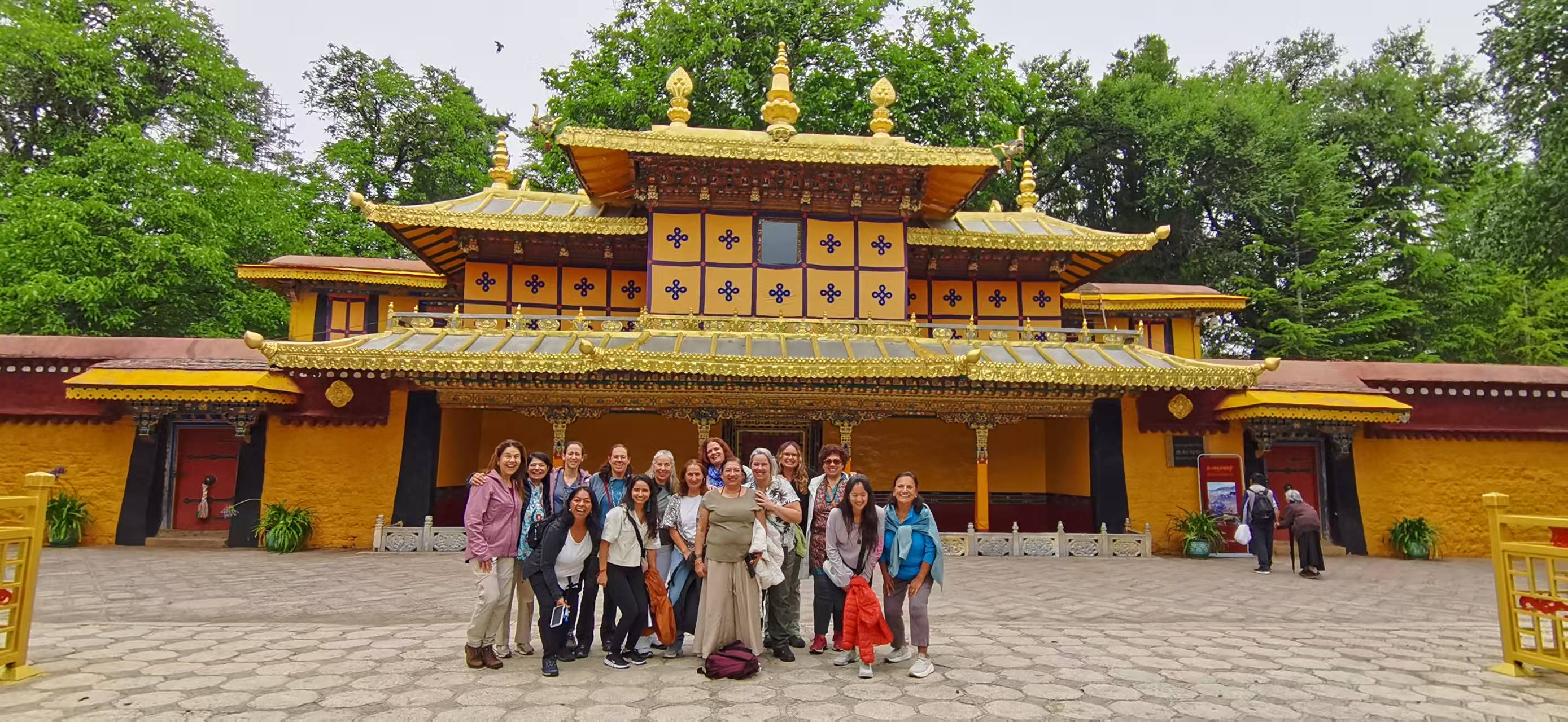 10 Days Tibet Tour to Lhasa, Everest Base Camp and Namtso Lake